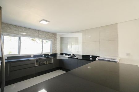 Casa à venda com 330m², 4 quartos e 3 vagasCozinha