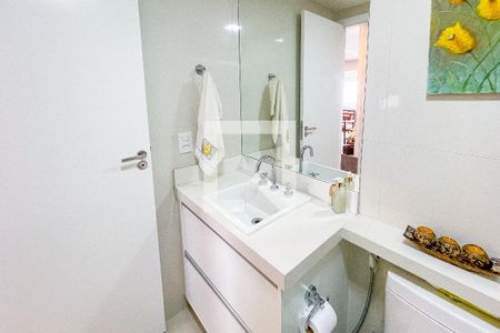 Apartamento para alugar com 74m², 2 quartos e 2 vagas Apartamento para alugar com 74m², 2 quartos e 2 vagasBanheiro