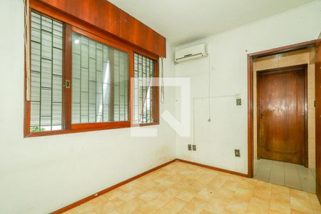 Apartamento à venda com 283m², 4 quartos e 3 vagas Apartamento à venda com 283m², 4 quartos e 3 vagasQuarto de Serviço