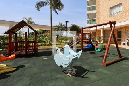 Apartamento à venda com 400m², 4 quartos e 5 vagas Apartamento à venda com 400m², 4 quartos e 5 vagasÁrea comum - Playground 1