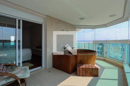 Apartamento à venda com 400m², 4 quartos e 5 vagas Apartamento à venda com 400m², 4 quartos e 5 vagasVaranda da Suíte 1