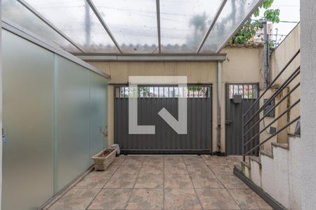 Casa à venda com 144m², 3 quartos e 2 vagas Casa à venda com 144m², 3 quartos e 2 vagasEntrada - Garagem