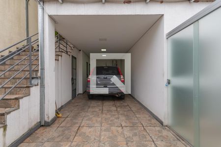 Casa à venda com 144m², 3 quartos e 2 vagas Casa à venda com 144m², 3 quartos e 2 vagasEntrada - Garagem