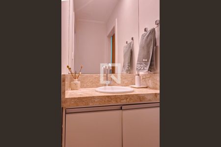 Apartamento para alugar com 120m², 3 quartos e 1 vaga Apartamento para alugar com 120m², 3 quartos e 1 vagaBanheiro Corredor