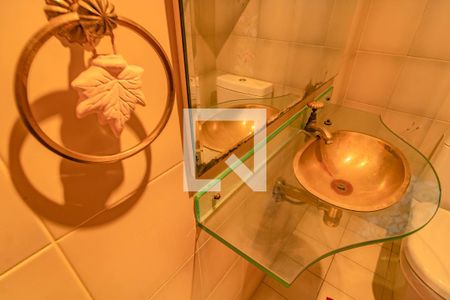 Casa à venda com 250m², 3 quartos e 3 vagas Casa à venda com 250m², 3 quartos e 3 vagasLavabo