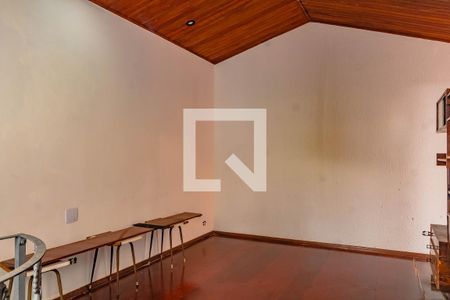 Casa à venda com 250m², 3 quartos e 3 vagas Casa à venda com 250m², 3 quartos e 3 vagasSuíte