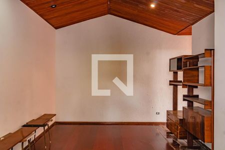 Casa à venda com 250m², 3 quartos e 3 vagas Casa à venda com 250m², 3 quartos e 3 vagasSuíte