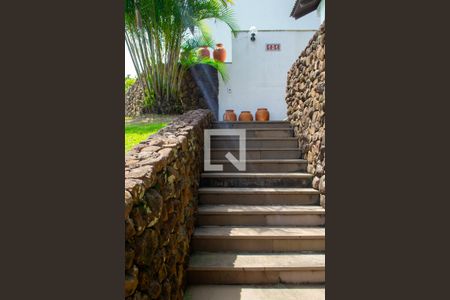 Casa à venda com 726m², 3 quartos e 4 vagasEntrada