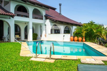 Casa à venda com 726m², 3 quartos e 4 vagasPiscina