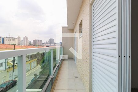 Casa à venda com 102m², 2 quartos e 4 vagasVaranda - Suítes