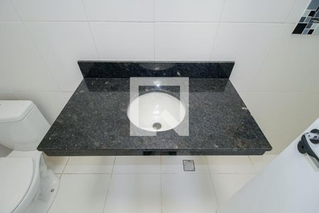 Casa à venda com 102m², 2 quartos e 4 vagasDetalhe Banheiro - Suíte 2