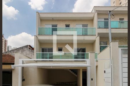 Casa à venda com 102m², 2 quartos e 4 vagasFachada