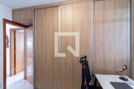 Apartamento à venda com 214m², 3 quartos e 2 vagasQuarto 2