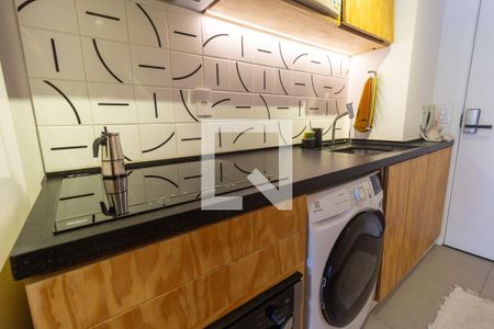 Cozinha de kitnet/studio para alugar com 1 quarto, 25m² em Pompeia, São Paulo