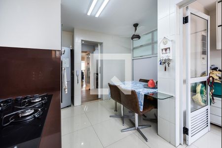 Apartamento para alugar com 181m², 3 quartos e 3 vagas Apartamento para alugar com 181m², 3 quartos e 3 vagasCozinha