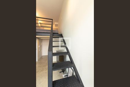 Apartamento para alugar com 40m², 1 quarto e sem vagaEscada