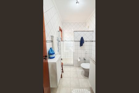 Casa à venda com 339m², 3 quartos e 5 vagasBanheiro da Suíte 2