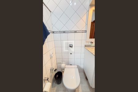 Casa à venda com 339m², 3 quartos e 5 vagasBanheiro da Suíte 2