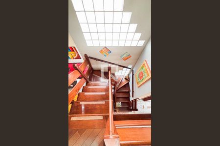 Casa à venda com 339m², 3 quartos e 5 vagasEscada