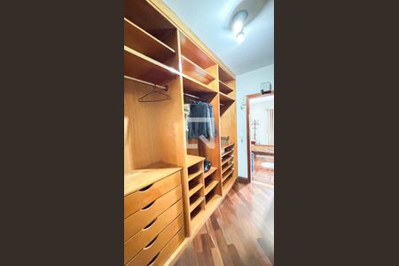 Casa à venda com 339m², 3 quartos e 5 vagasSuite 1 - Closet