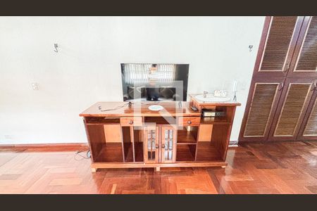 Casa à venda com 339m², 3 quartos e 5 vagasSala de TV