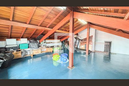 Casa à venda com 339m², 3 quartos e 5 vagasSótão