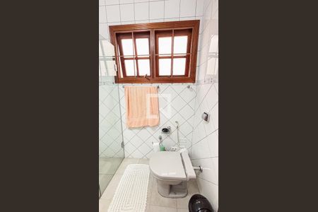 Casa à venda com 339m², 3 quartos e 5 vagasBanheiro da Suíte 1