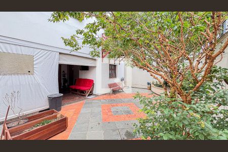 Casa à venda com 339m², 3 quartos e 5 vagasQuintal