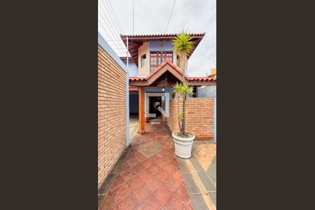 Casa à venda com 339m², 3 quartos e 5 vagasEntrada