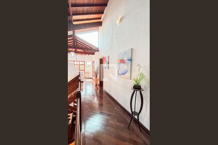 Casa à venda com 339m², 3 quartos e 5 vagasCorredor