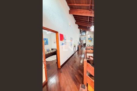 Casa à venda com 339m², 3 quartos e 5 vagasCorredor