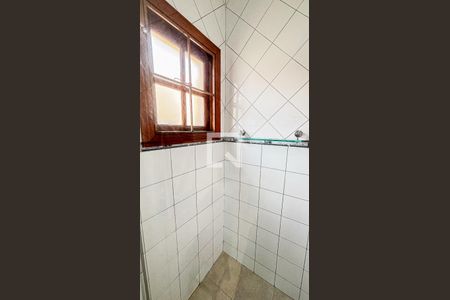 Casa à venda com 339m², 3 quartos e 5 vagasBanheiro da Suíte 2