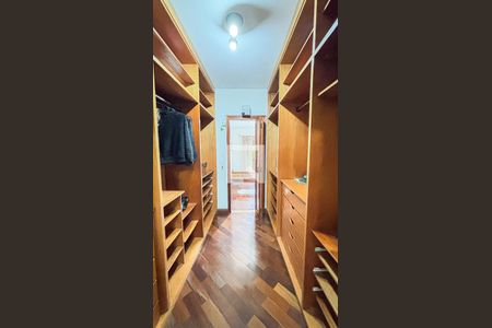 Casa à venda com 339m², 3 quartos e 5 vagasSuite 1 - Closet