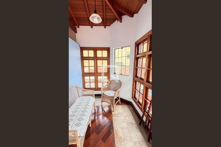 Casa à venda com 339m², 3 quartos e 5 vagasVaranda