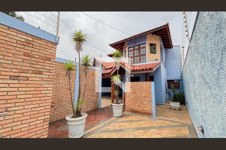 Casa à venda com 339m², 3 quartos e 5 vagasEntrada