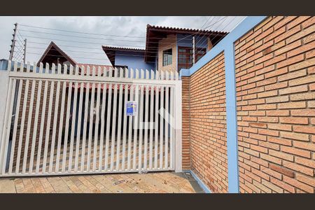 Casa à venda com 339m², 3 quartos e 5 vagasFachada