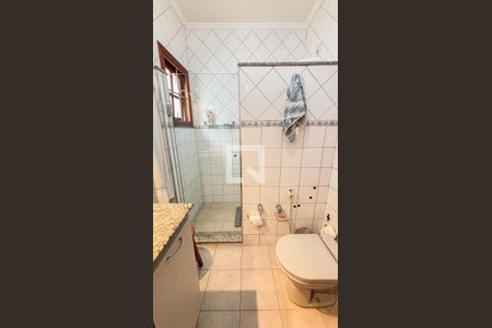 Casa à venda com 339m², 3 quartos e 5 vagasBanheiro da Suíte 3