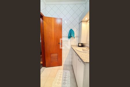 Casa à venda com 339m², 3 quartos e 5 vagasBanheiro da Suíte 3