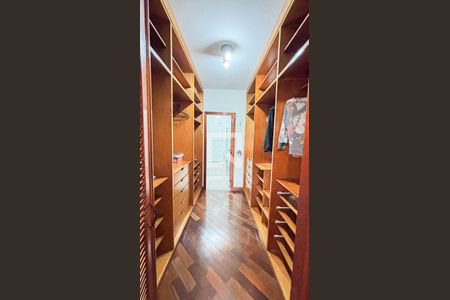 Casa à venda com 339m², 3 quartos e 5 vagasSuite 1 - Closet