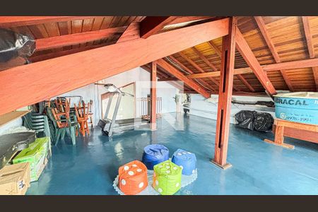 Casa à venda com 339m², 3 quartos e 5 vagasSótão