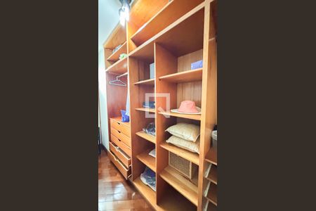 Casa à venda com 339m², 3 quartos e 5 vagasSuíte 2 - Closet