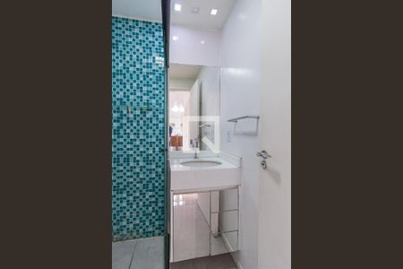 Banheirro de apartamento para alugar com 2 quartos, 45m² em Vila da Oportunidade, Carapicuíba