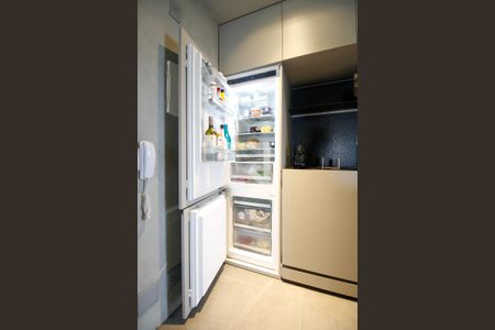 Apartamento à venda com 60m², 2 quartos e 1 vaga Apartamento à venda com 60m², 2 quartos e 1 vagaCozinha (Geladeira e Freezer Embutidos)