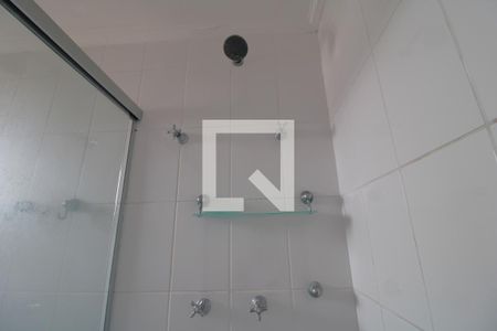 Apartamento à venda com 65m², 2 quartos e 2 vagasChuveiro banheiro da suíte