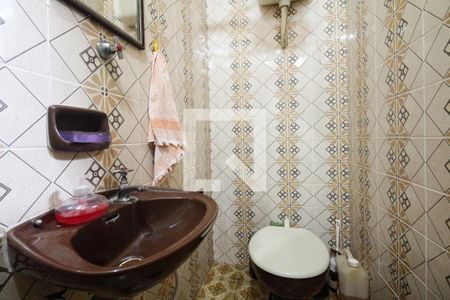 Casa à venda com 272m², 3 quartos e 5 vagasBanheiro de Serviço 