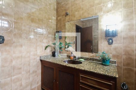 Casa à venda com 272m², 3 quartos e 5 vagasBanheiro Social 