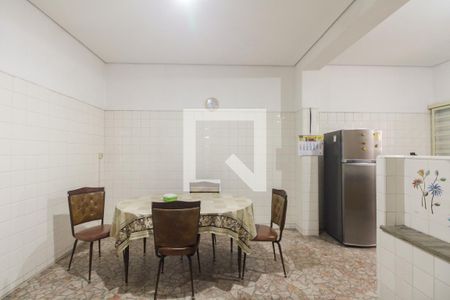 Casa à venda com 272m², 3 quartos e 5 vagasCozinha 