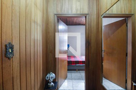 Casa à venda com 272m², 3 quartos e 5 vagasCorredor de Acesso Aos Quartos 