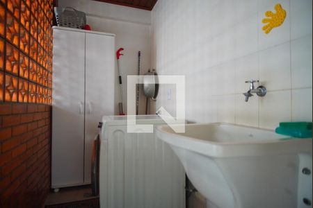 Casa à venda com 180m², 3 quartos e 2 vagasÁrea de Serviço