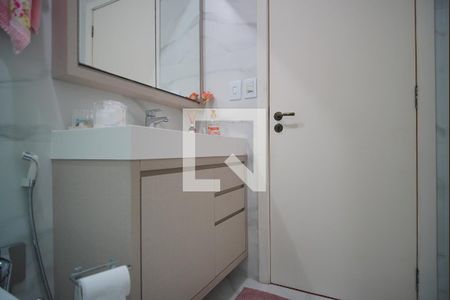 Casa à venda com 180m², 3 quartos e 2 vagasBanheiro da Suíte